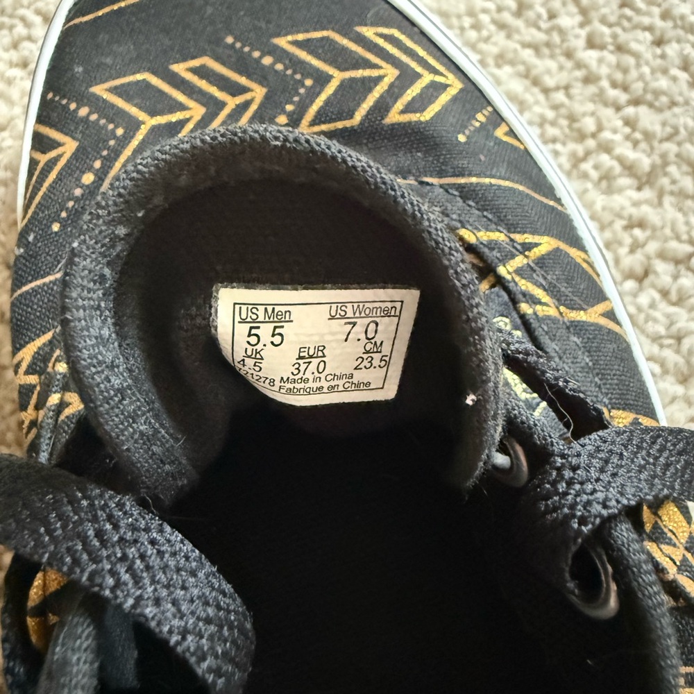 Aztec Vans! - Picture 6 of 6